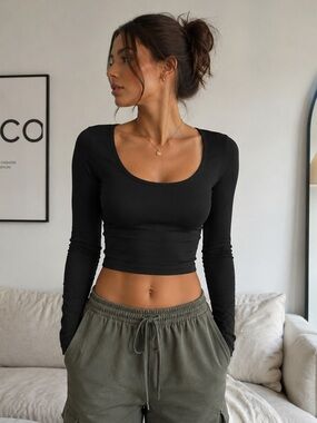OQQ Black Seamless Crop Top Long Sleeve Scoop Neck Soft Girl Y2K S